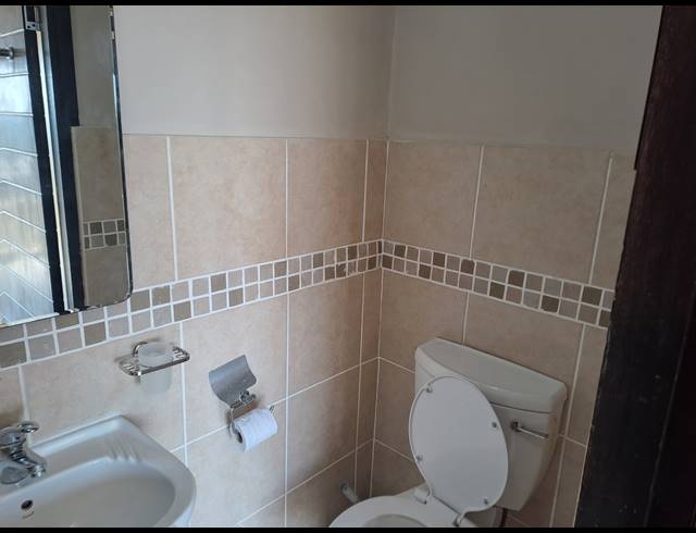 1 BEDROOM APARTMENT FOR SALE IN UMHLANGA RIDGE